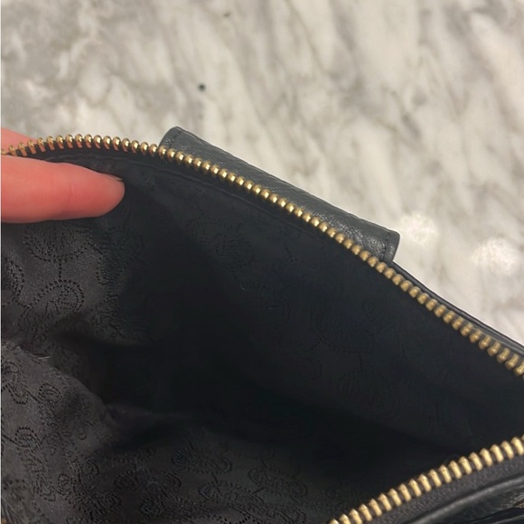 Micheal Kors black and gold crossbody bag - Picture 5 of 5